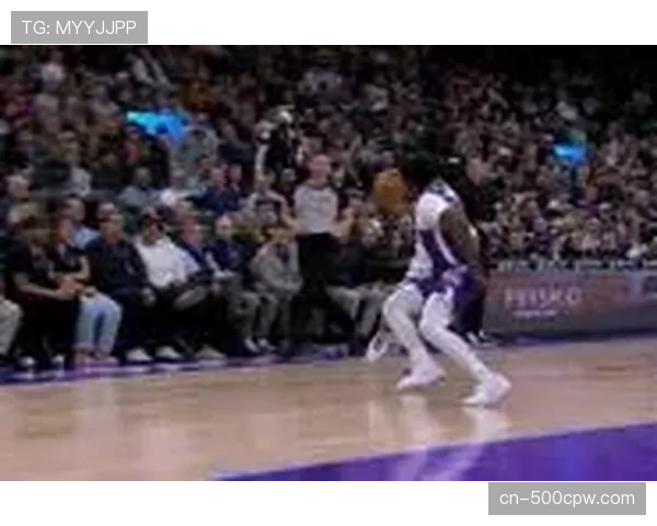 第三节风云突变，勇士单节打出22-4转换进攻高潮击溃国王